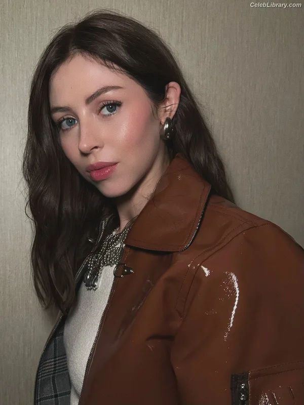 Hermione Corfield photo 2 of 165