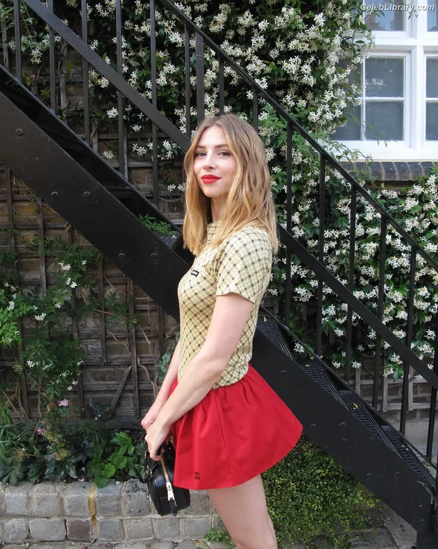 Hermione Corfield photo 21 of 165