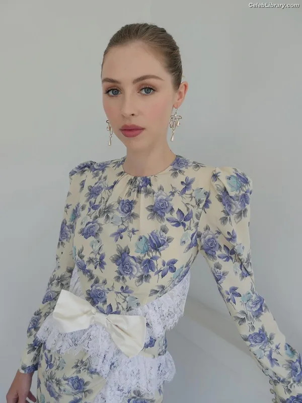 Hermione Corfield photo 2 of 165