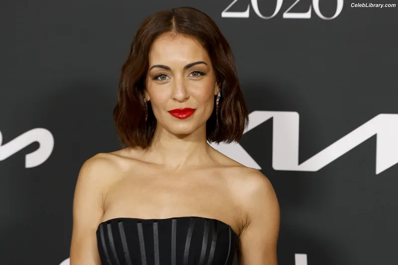Hiba Abouk photo 2 of 7