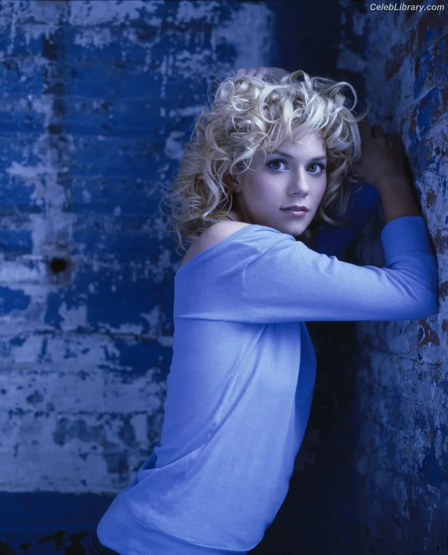 Hilarie Burton photo 16 of 47
