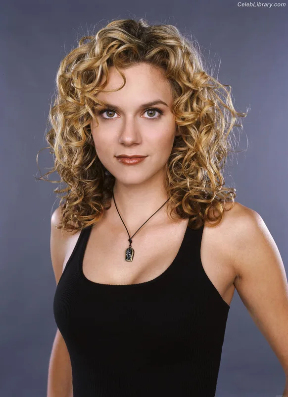 Hilarie Burton photo 24 of 47