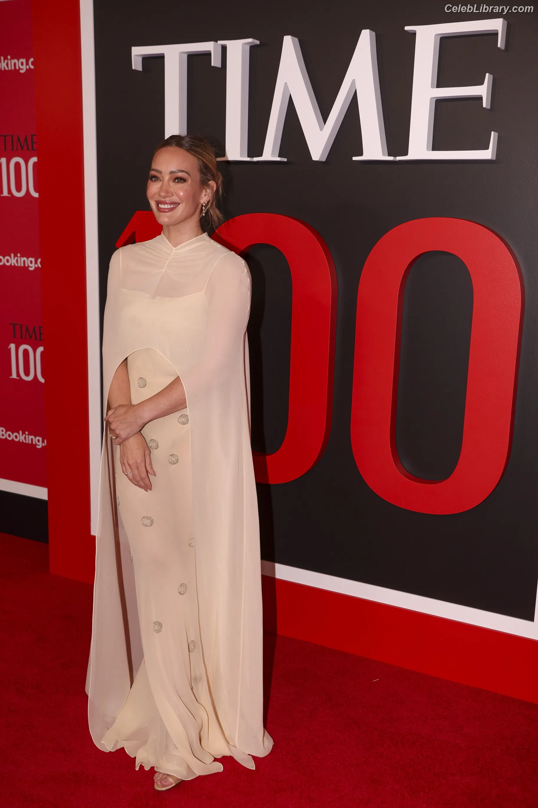 Hilary Duff photo 2 of 1413