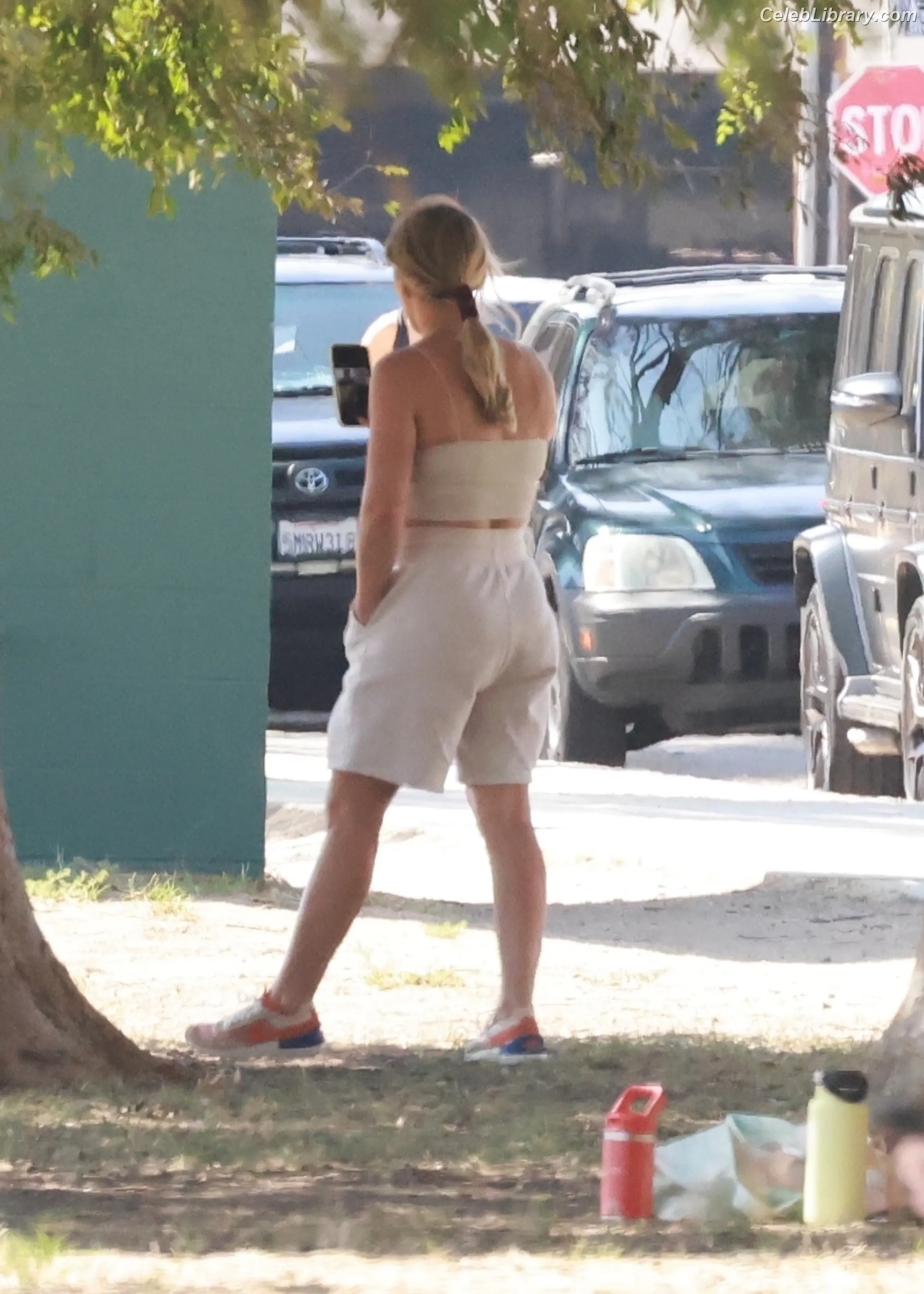 Hilary Duff photo 11 of 1413