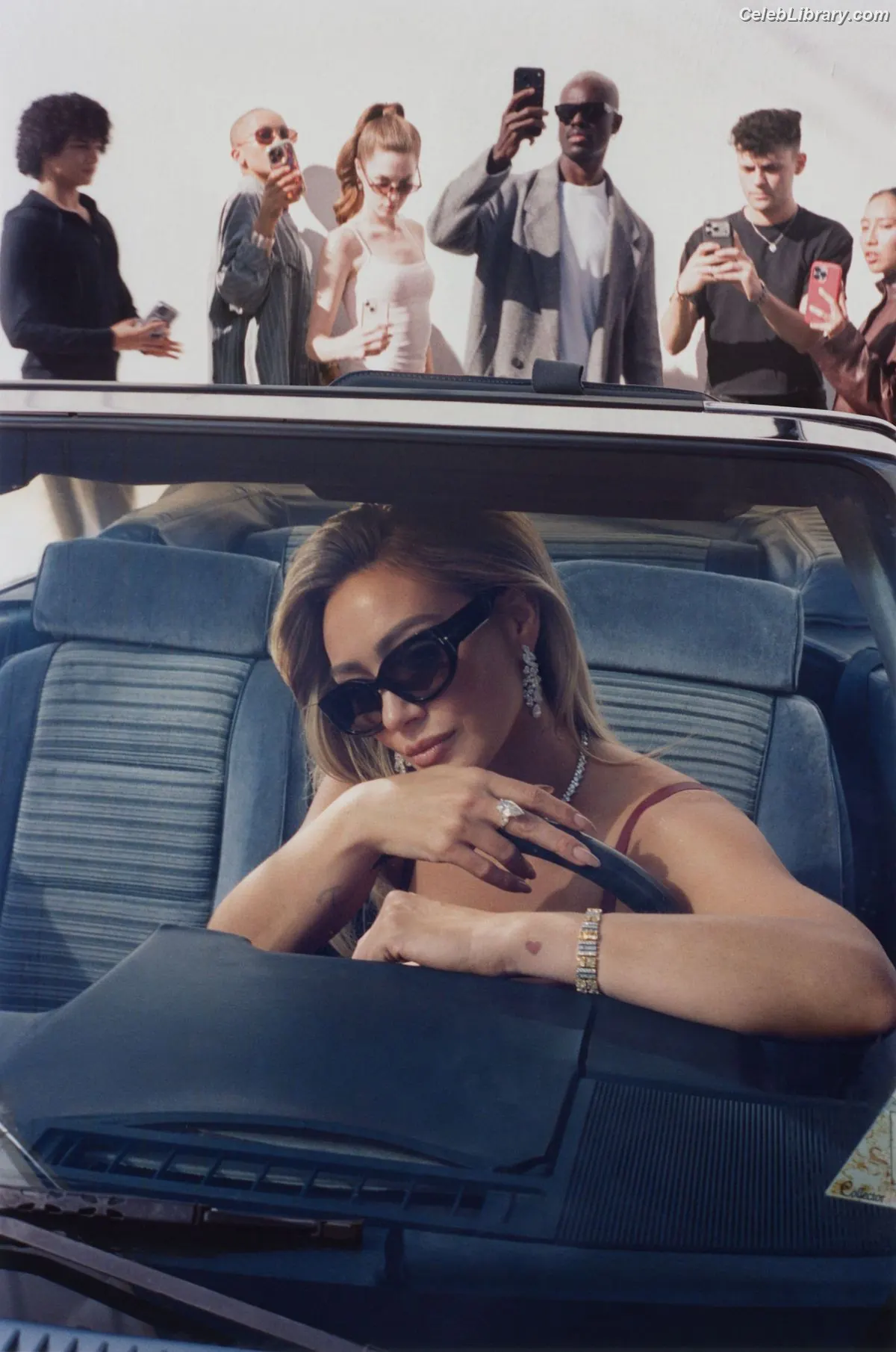 Hilary Duff photo 19 of 1413