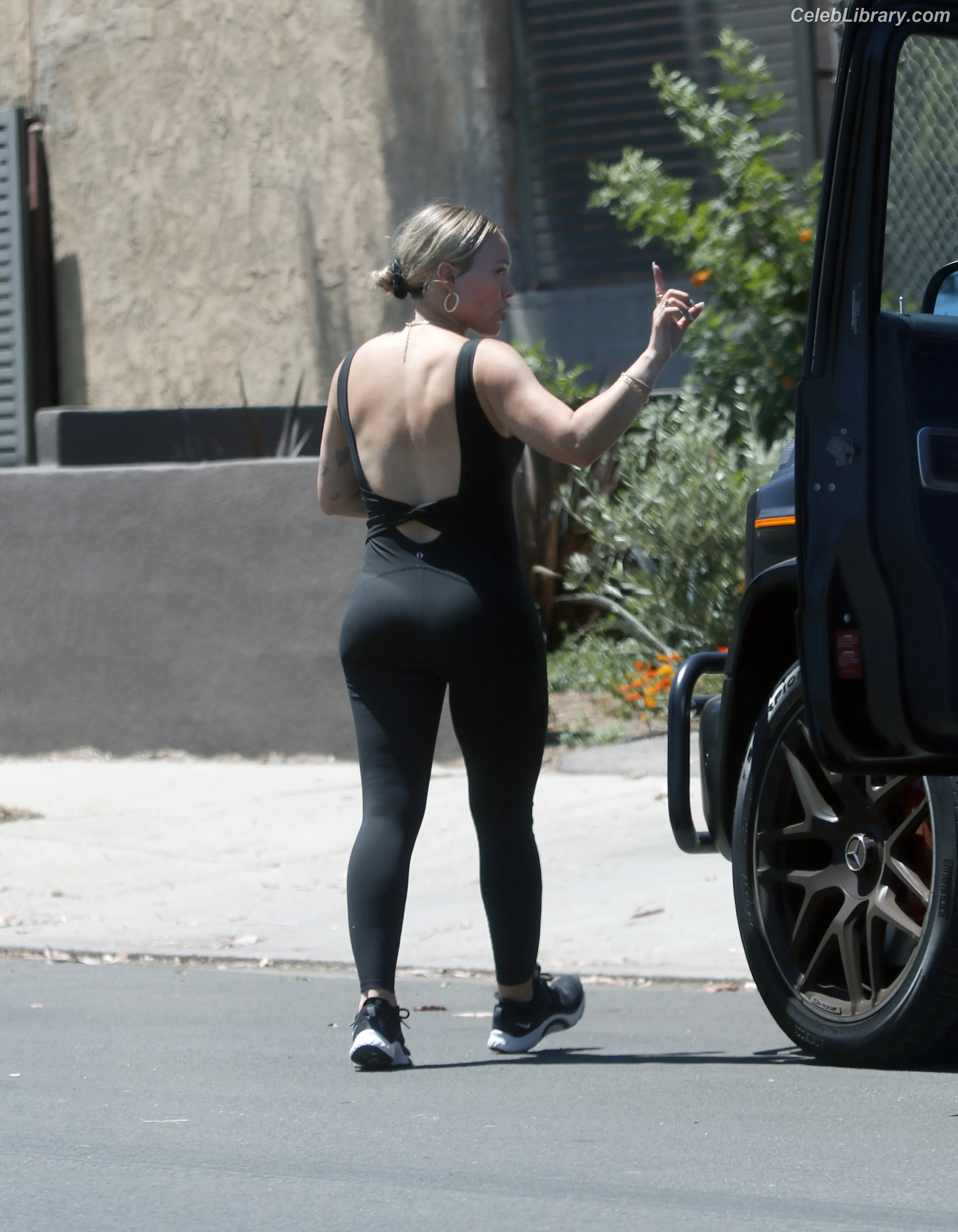 Hilary Duff photo 24 of 1413