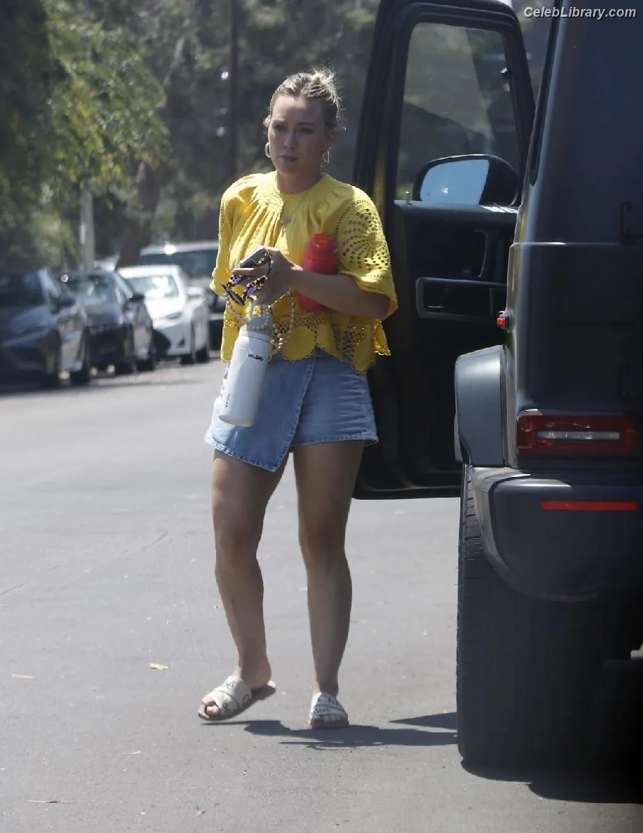 Hilary Duff photo 18 of 1413