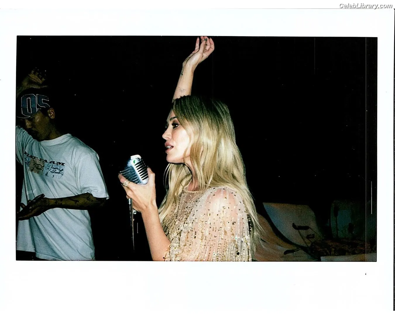 Hilary Duff photo 24 of 1413