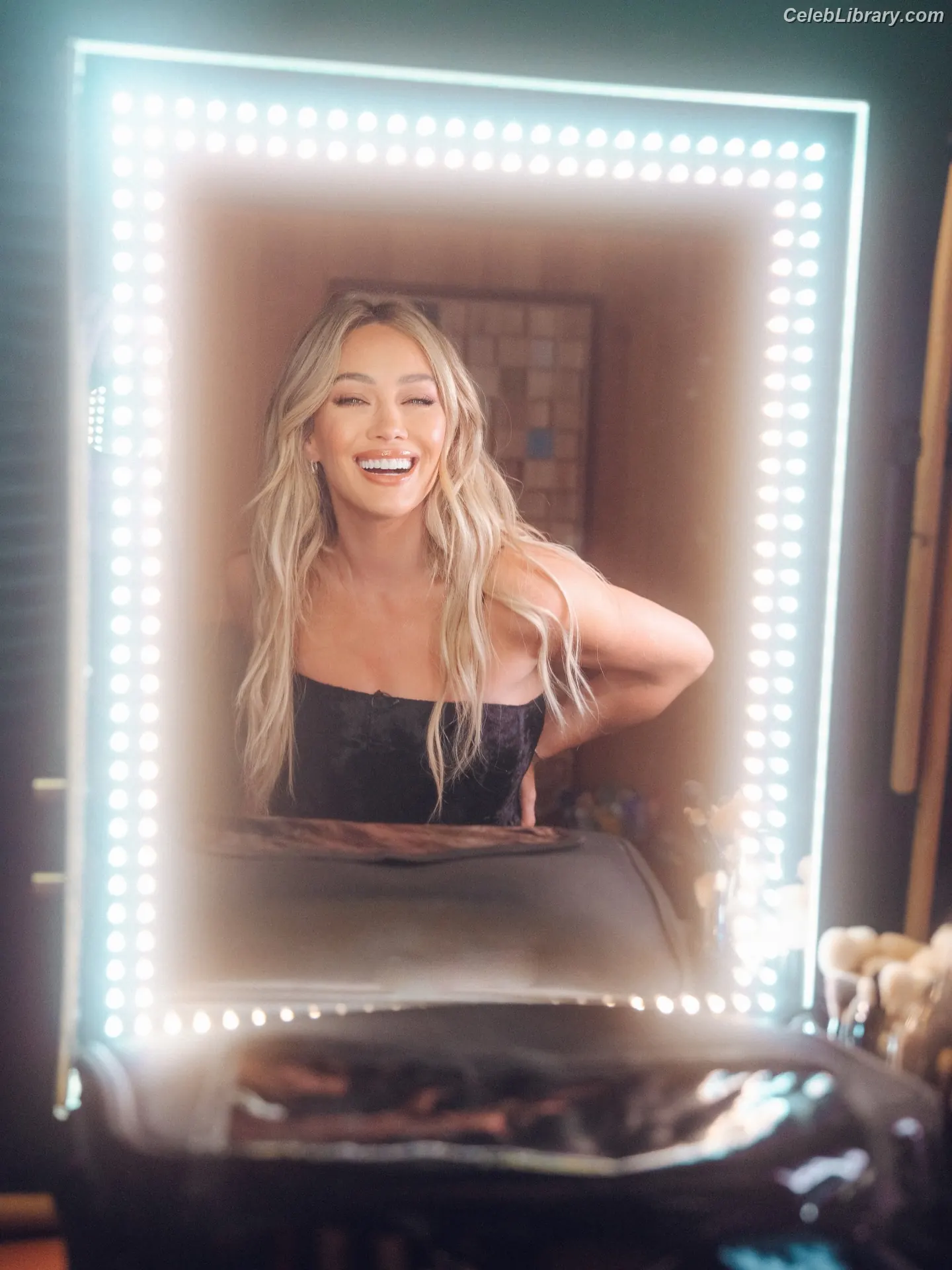 Hilary Duff photo 12 of 1413