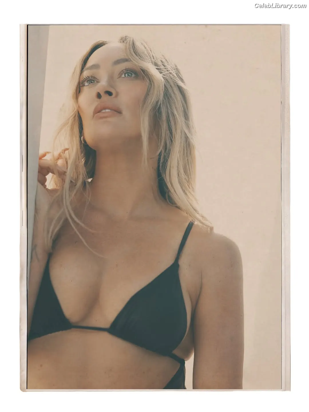 Hilary Duff photo 4 of 1413