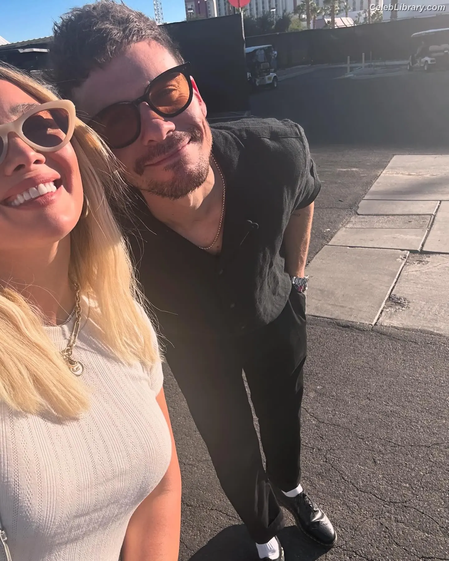 Hilary Duff photo 21 of 1413