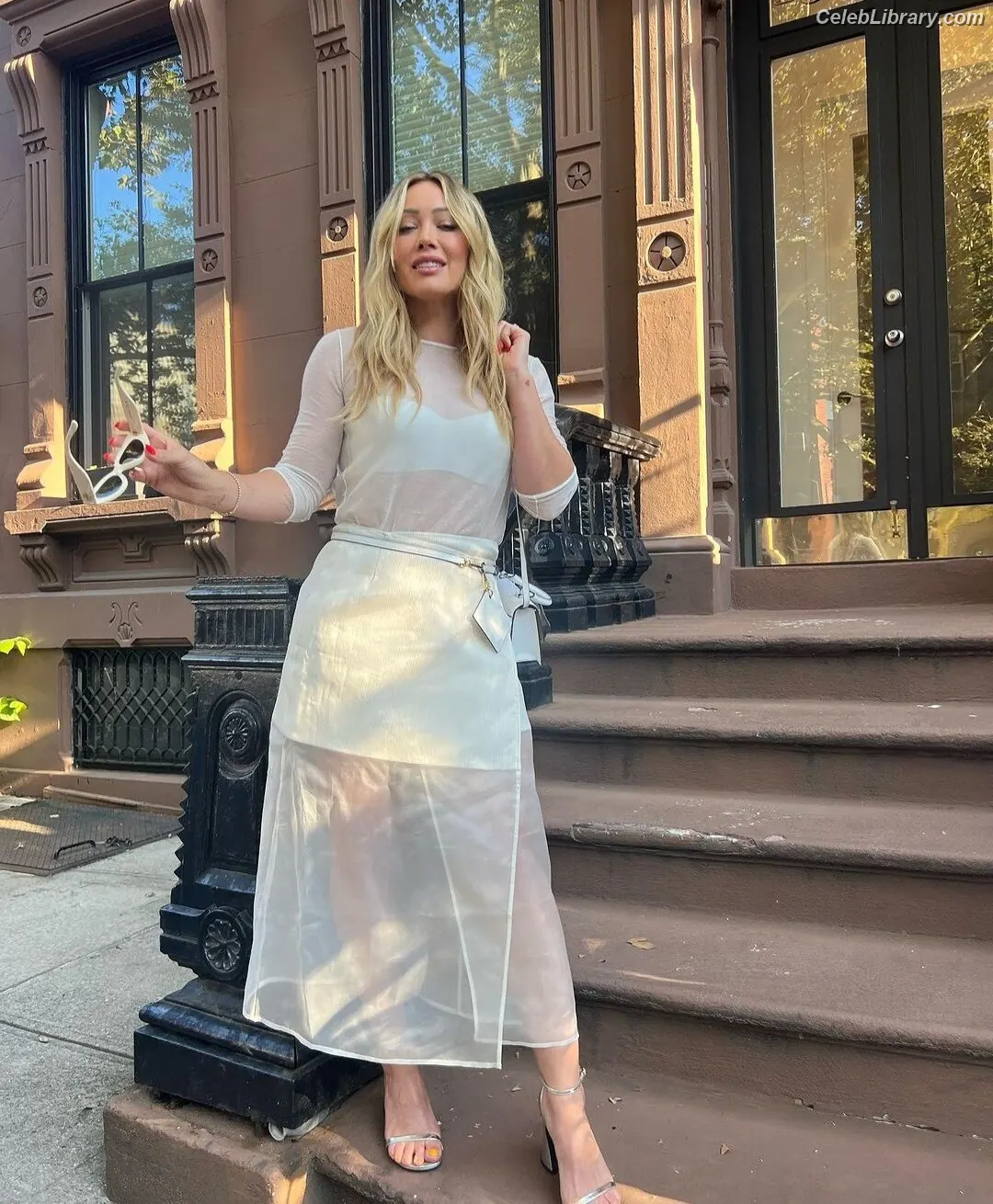 Hilary Duff photo 24 of 1413