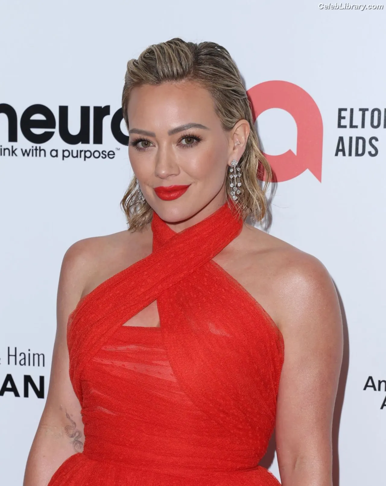 Hilary Duff photo 9 of 1413