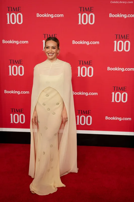Hilary Duff photo 21 of 1414