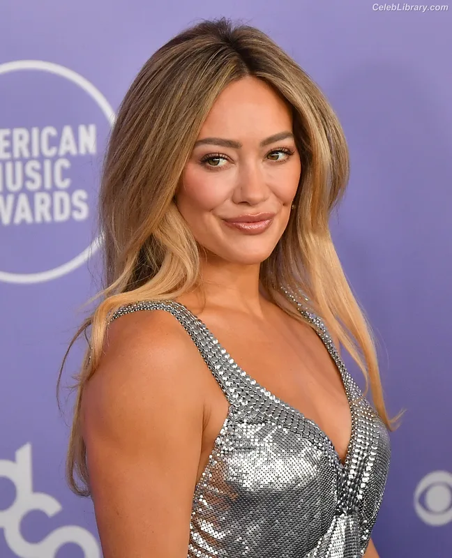 Hilary Duff photo 16 of 1414