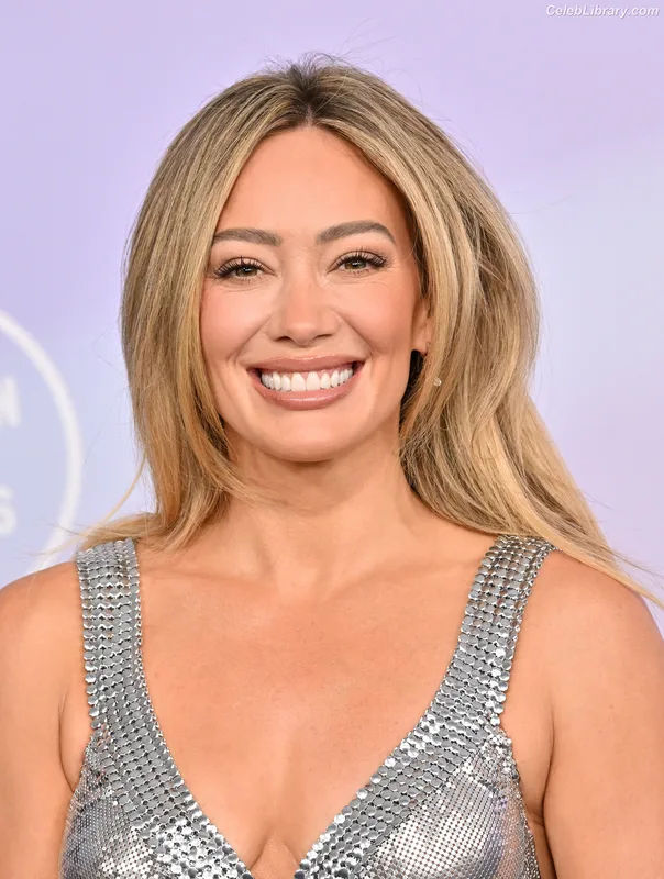 Hilary Duff photo 19 of 1414