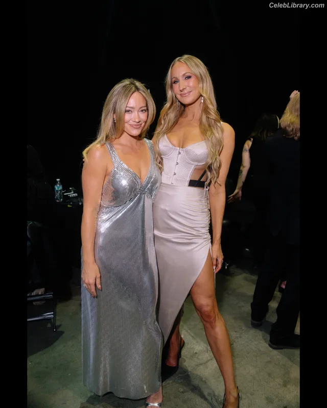 Hilary Duff photo 22 of 1414