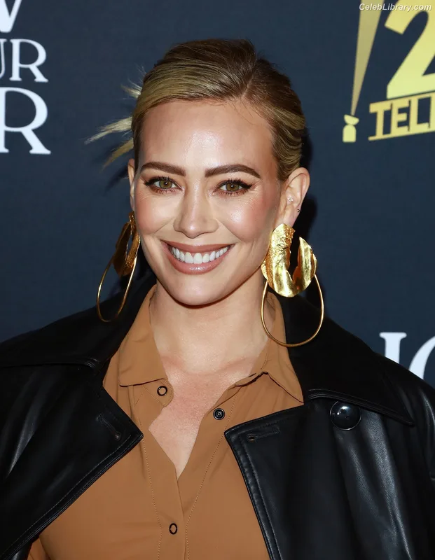 Hilary Duff photo 21 of 1414