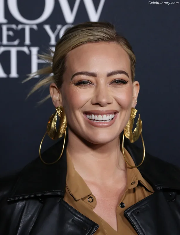 Hilary Duff photo 1 of 1414