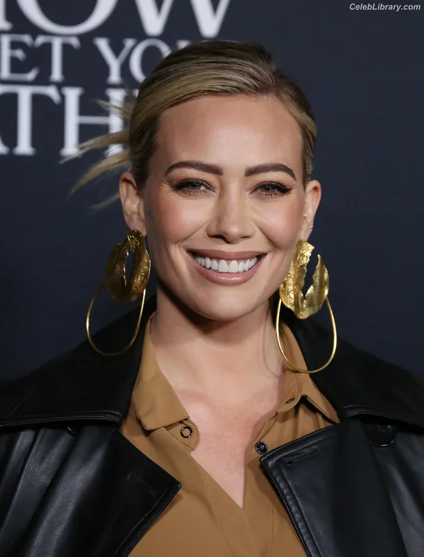 Hilary Duff photo 3 of 1414