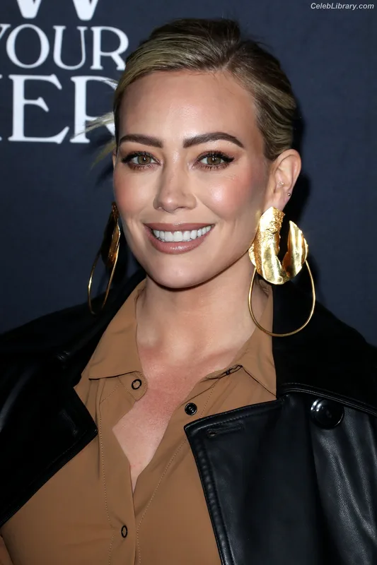 Hilary Duff photo 8 of 1414