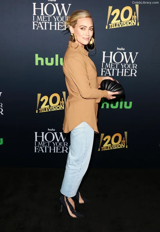 Hilary Duff photo 15 of 1414