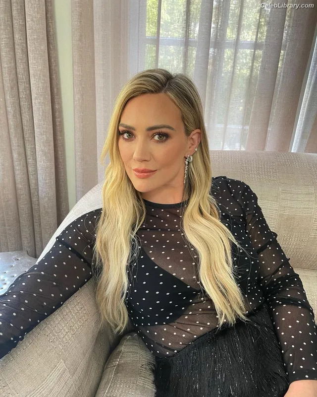 Hilary Duff photo 23 of 1414