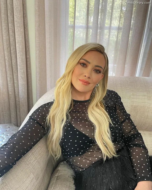 Hilary Duff photo 24 of 1414
