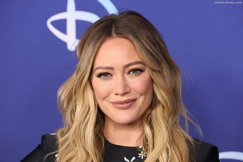 Hilary Duff photo 17 of 1414
