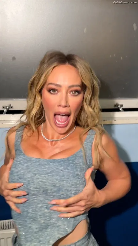 Hilary Duff photo 18 of 1414