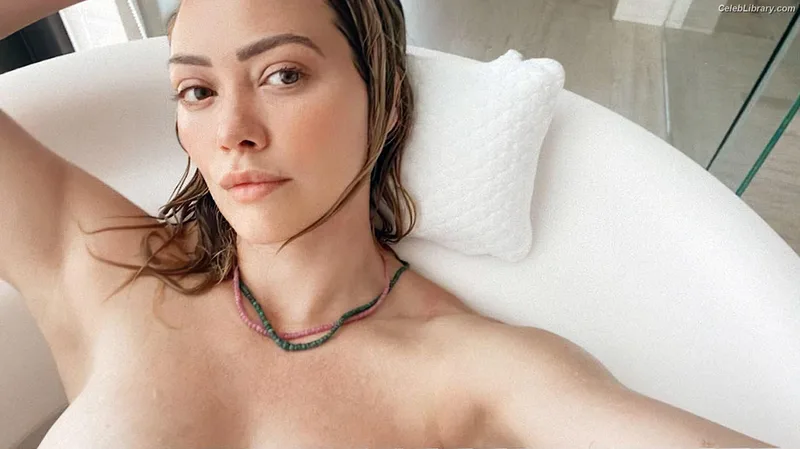 Hilary Duff photo 20 of 1414