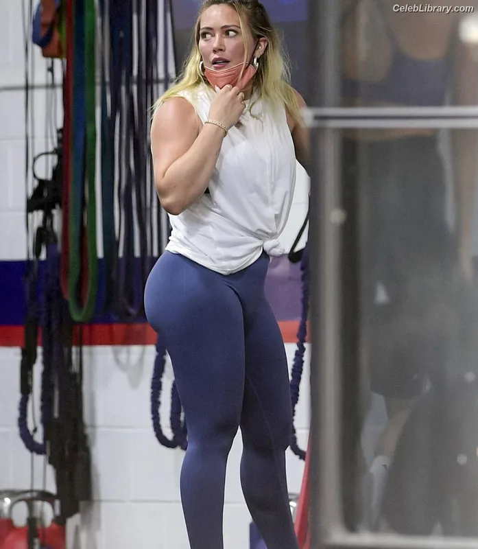 Hilary Duff photo 10 of 1414