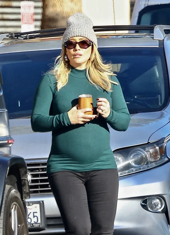 Hilary Duff photo 16 of 1414