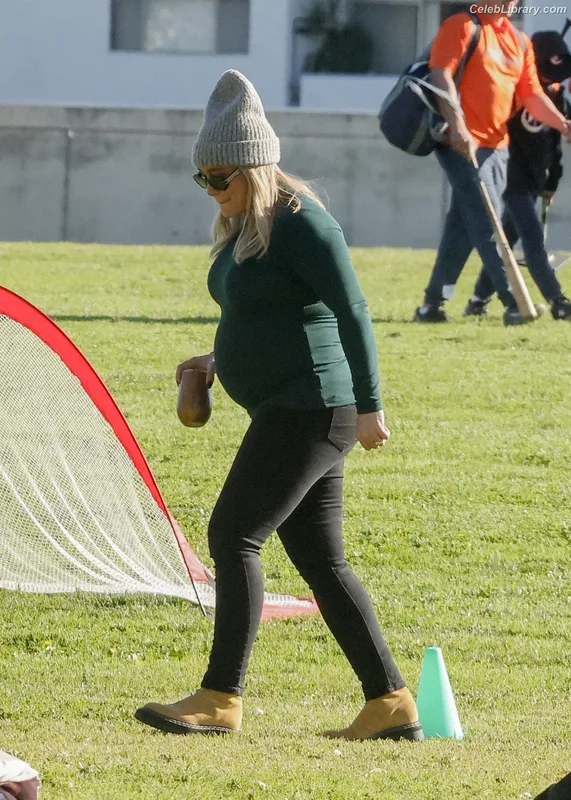Hilary Duff photo 19 of 1414
