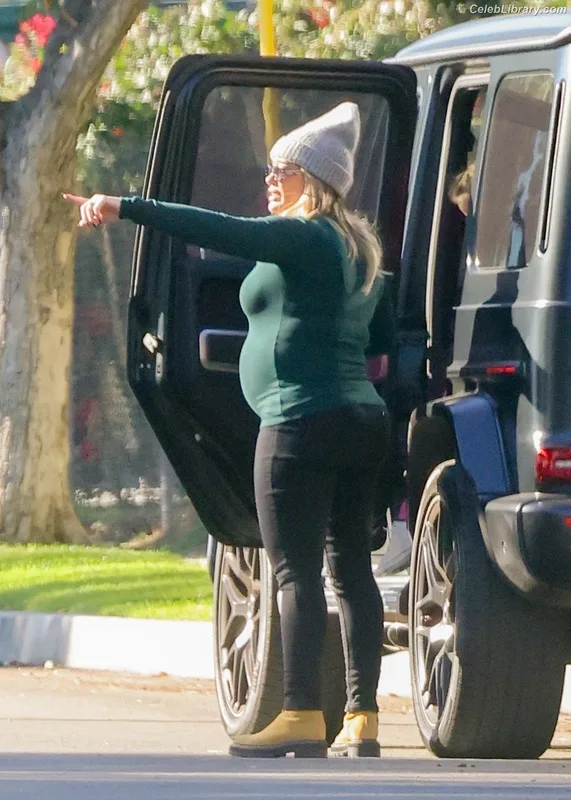 Hilary Duff photo 20 of 1414
