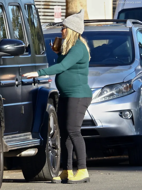 Hilary Duff photo 21 of 1414