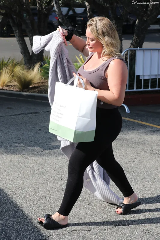 Hilary Duff photo 23 of 1414