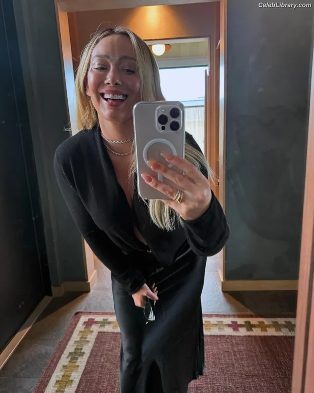Hilary Duff photo 6 of 1414