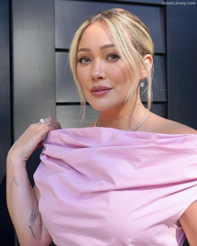 Hilary Duff photo 8 of 1414