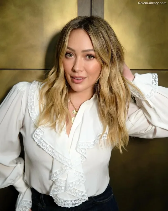 Hilary Duff photo 10 of 1414