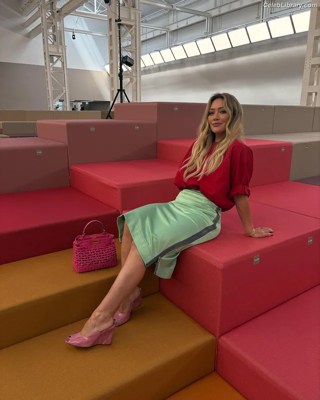 Hilary Duff photo 24 of 1414