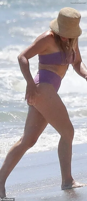 Hilary Duff photo 22 of 1414