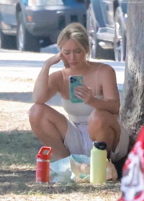 Hilary Duff photo 23 of 1414
