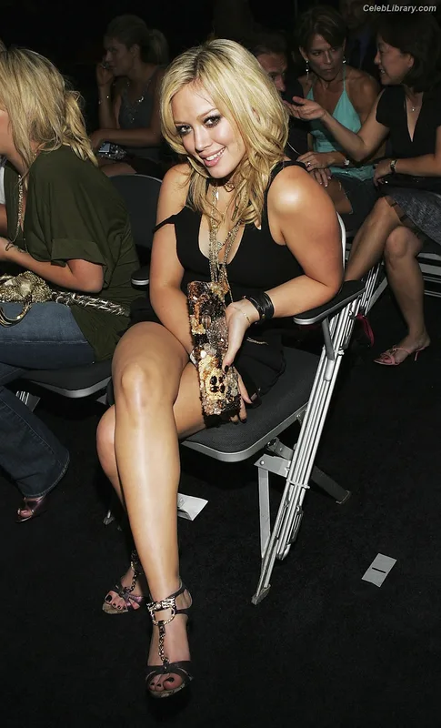Hilary Duff photo 17 of 1414