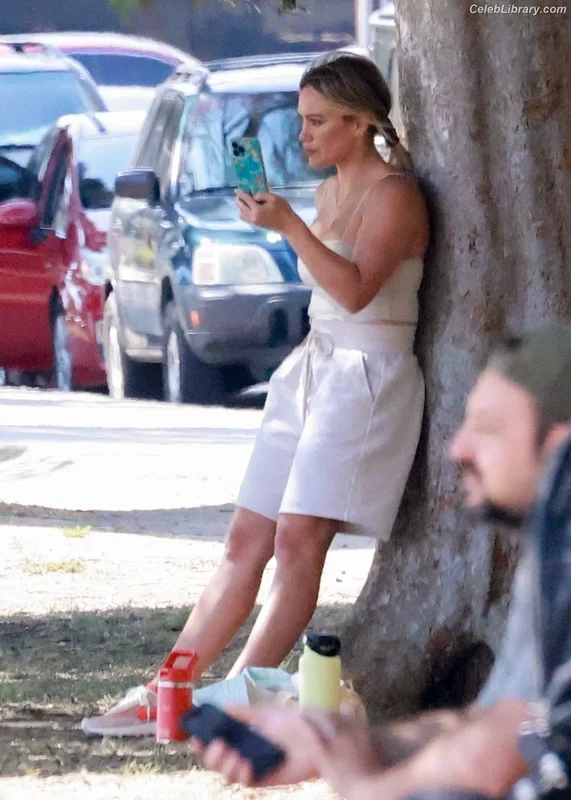 Hilary Duff photo 18 of 1414