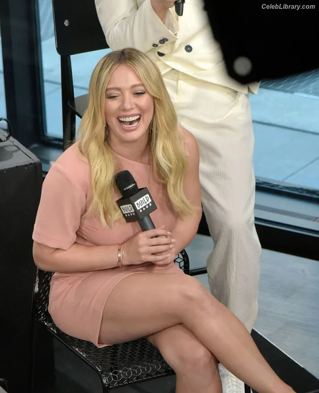 Hilary Duff photo 10 of 1414