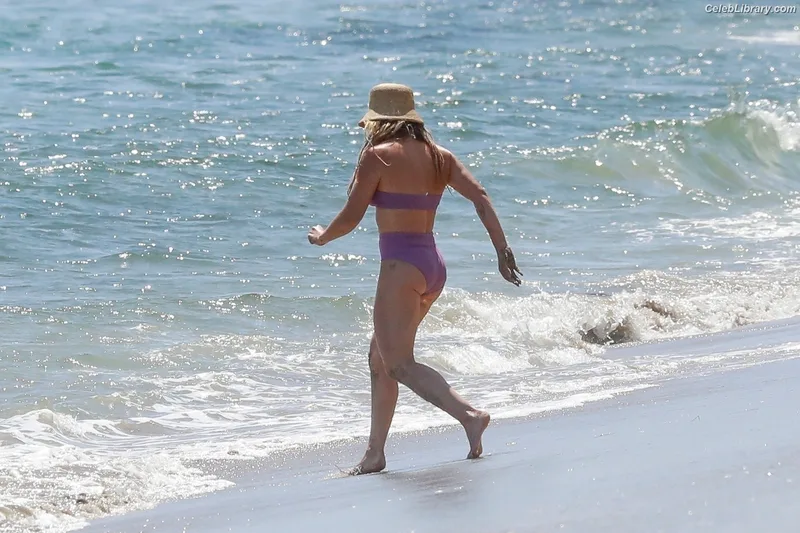 Hilary Duff photo 21 of 1414