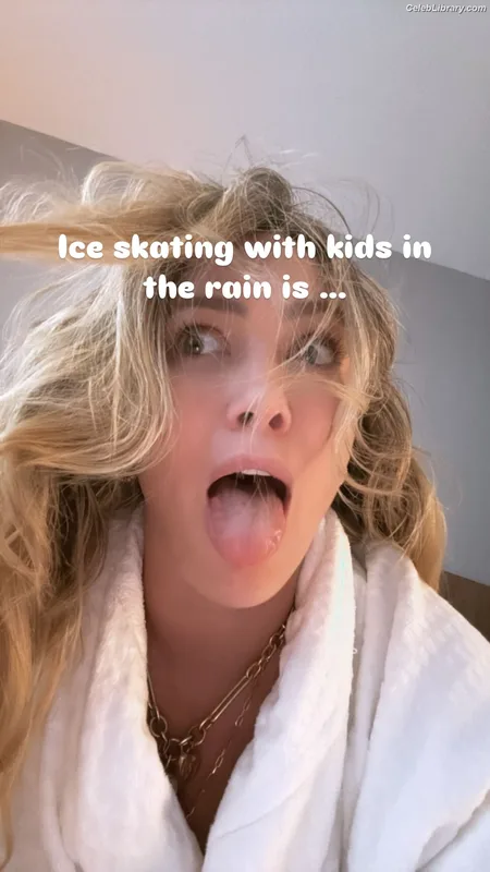 Hilary Duff photo 16 of 1414