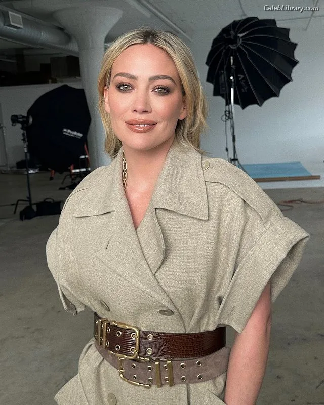 Hilary Duff photo 6 of 1414