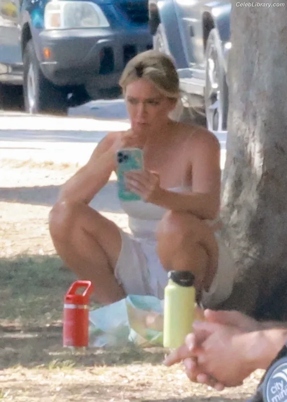 Hilary Duff photo 12 of 1414